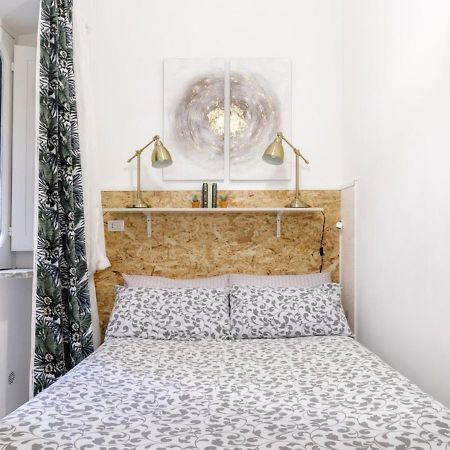 Pied-A-Terre Domusuite Rhome Colosseo Rome Bagian luar foto