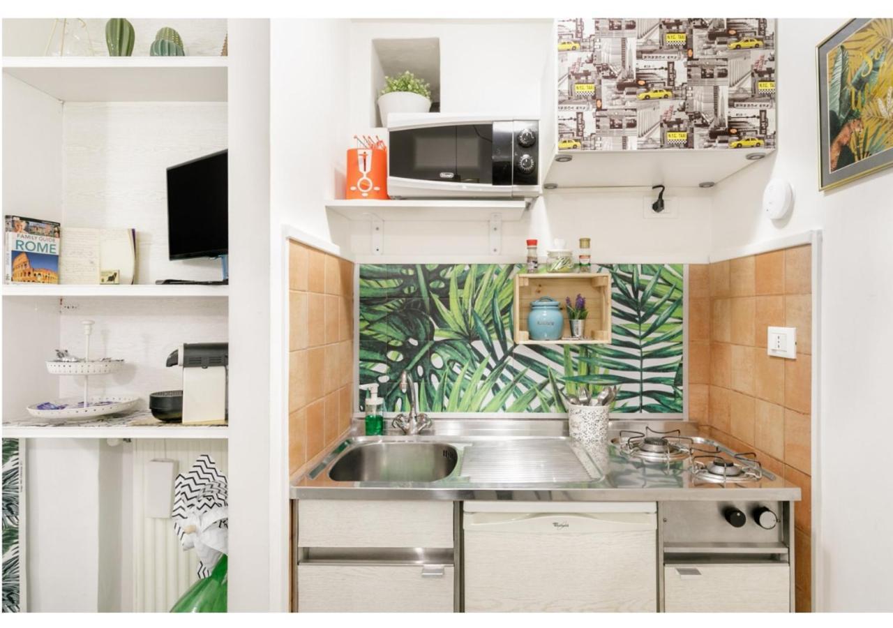 Pied-A-Terre Domusuite Rhome Colosseo Rome Bagian luar foto
