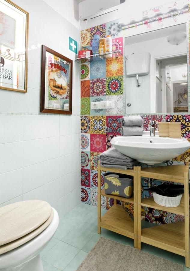 Pied-A-Terre Domusuite Rhome Colosseo Rome Bagian luar foto